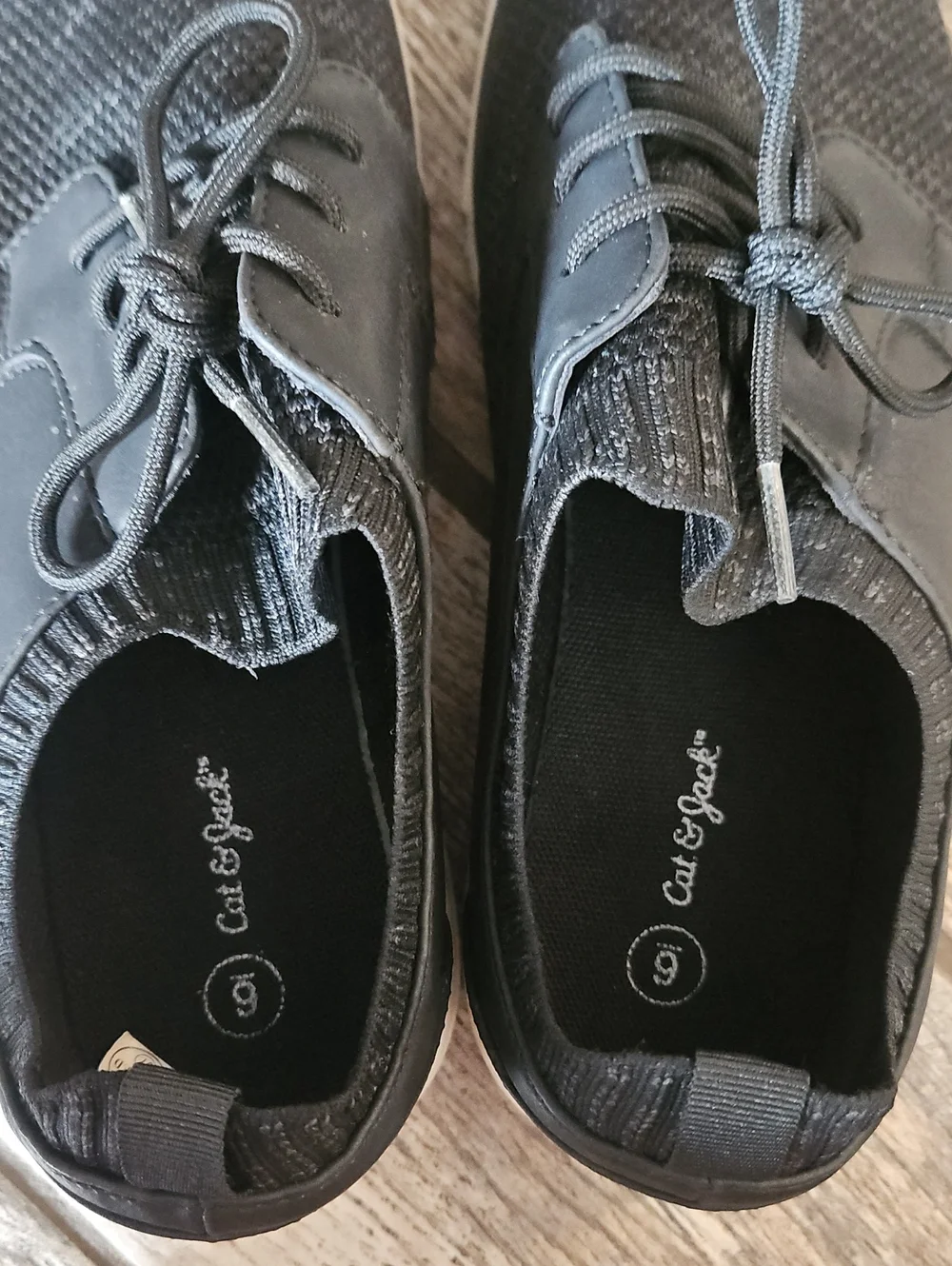 Cat & Jack Black Lace-Up Casual Shoes Big Boys Size 6